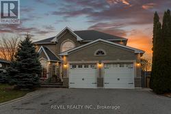 70 APPLEWOOD CRESCENT Whitby, ON L1N 2E6