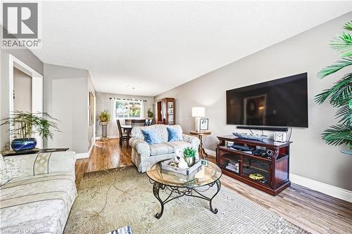 2231 Sandringham Drive, Burlington, ON - Indoor Photo Showing Living Room