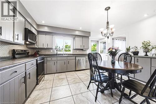 2231 Sandringham Drive, Burlington, ON - Indoor