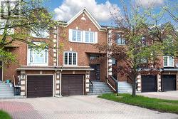 6 ROYAL MANOR CRESCENT Richmond Hill, ON L4B 3N5