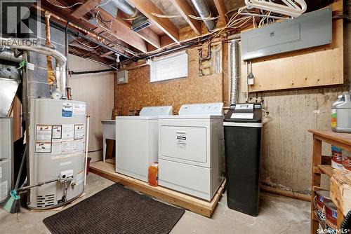 229 20Th Avenue E, Regina, SK - Indoor