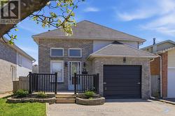 72 BROADLANDS CRESCENT  Clarington (Courtice), ON L1E 1R1