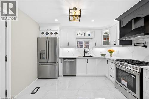 262 Broadway Avenue, Hamilton, ON - Indoor Photo Showing Kitchen With Upgraded Kitchen