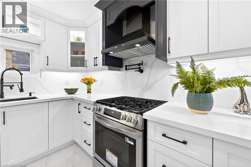 262 Broadway Avenue, Hamilton, ON - Indoor Photo Showing Kitchen With Upgraded Kitchen