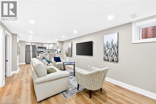 262 Broadway Avenue, Hamilton, ON - Indoor