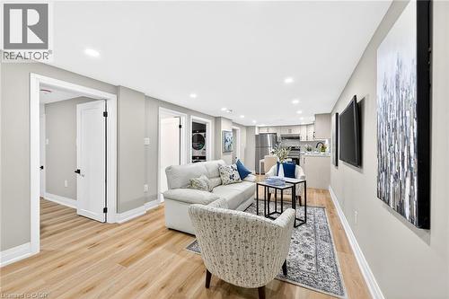 262 Broadway Avenue, Hamilton, ON - Indoor