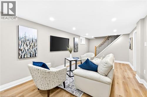 262 Broadway Avenue, Hamilton, ON - Indoor