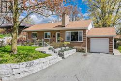 682 VICTORY CRESCENT Peterborough (Town Ward 3), ON K9J 4T3