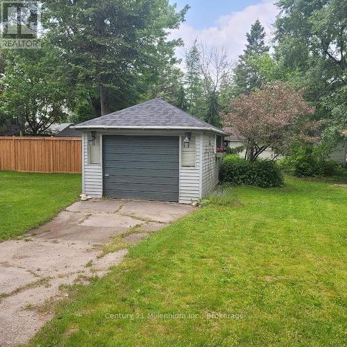 19 Hastings Avenue, Tiny, ON 
