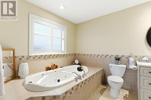 16 Balvina Drive W, Goderich (Goderich (Town)), ON - Indoor Photo Showing Bathroom