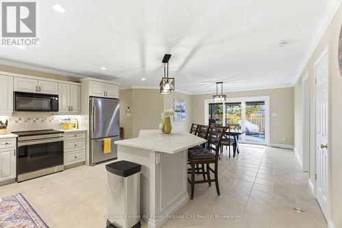 16 Balvina Drive W, Goderich (Goderich (Town)), ON - Indoor Photo Showing Kitchen