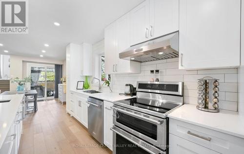 24 Pluto Drive, Brampton, ON - Indoor Photo Showing Kitchen With Upgraded Kitchen