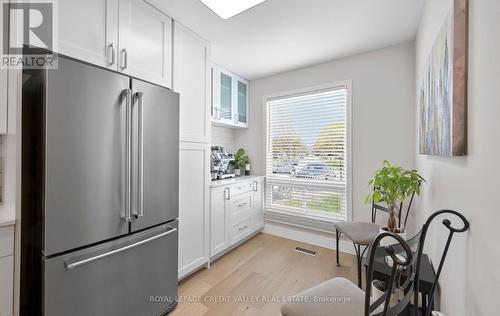 24 Pluto Drive, Brampton, ON - Indoor Photo Showing Kitchen
