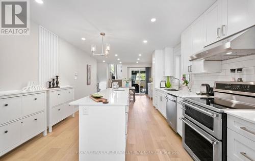 24 Pluto Drive, Brampton, ON - Indoor Photo Showing Kitchen With Upgraded Kitchen