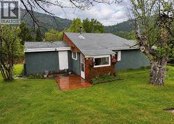 315 Everette Avenue Greenwood, BC V0H 1J0