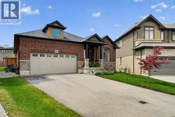 5064 CONNOR Drive  Beamsville, ON L3J 0S1