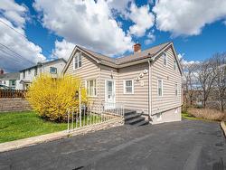241 Johnstone Avenue  Dartmouth, NS B2Y 2K8