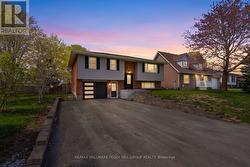 16 GLENVIEW AVENUE Springwater, ON L0L 1P0