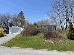 2 Wildwood Boulevard  Dartmouth, NS B2W 2L8