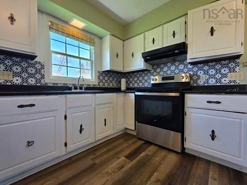 15 Montery Drive, Salmon River, NS 