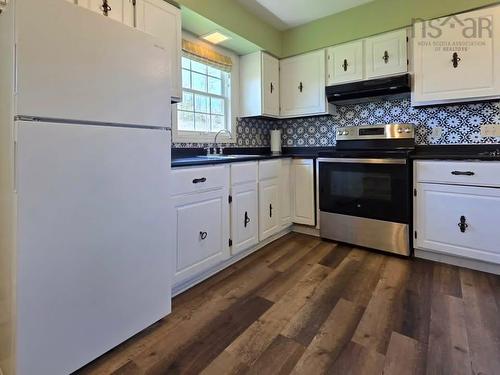 15 Montery Drive, Salmon River, NS 