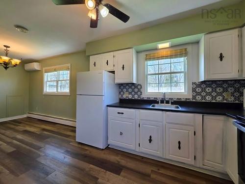 15 Montery Drive, Salmon River, NS 