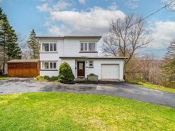 39 Schultz Street  Lower Sackville, NS B4C 1G7