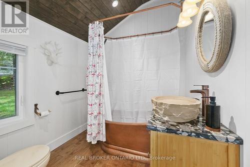 2021 Third Line, Douro-Dummer, ON - Indoor Photo Showing Bathroom