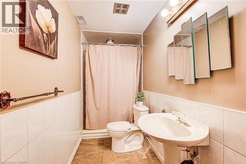 48 Lennox Crescent, Kitchener, ON - Indoor Photo Showing Bathroom