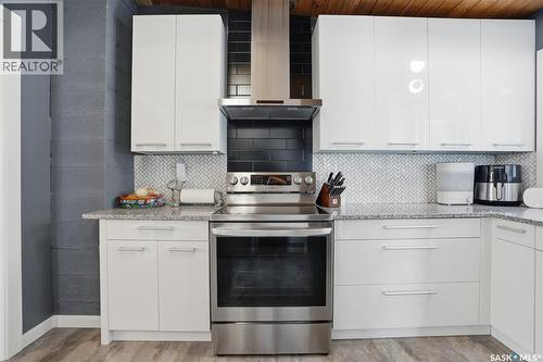 89 Phillips Crescent, Saskatoon, SK - Indoor Photo Showing Kitchen