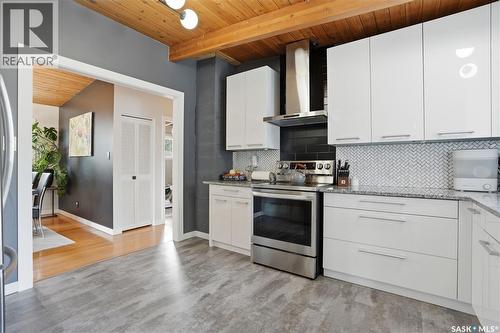 89 Phillips Crescent, Saskatoon, SK - Indoor Photo Showing Kitchen