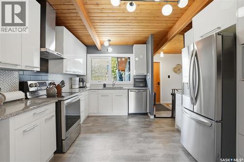 89 Phillips Crescent, Saskatoon, SK - Indoor Photo Showing Kitchen
