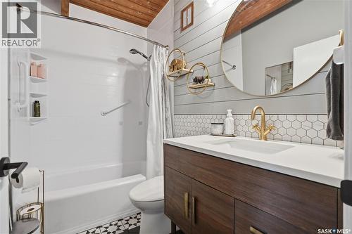 89 Phillips Crescent, Saskatoon, SK - Indoor Photo Showing Bathroom
