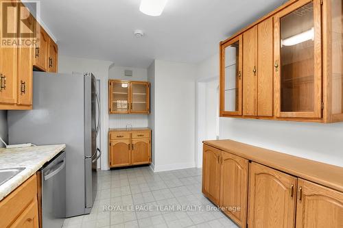 1104 Apolydor Avenue, Ottawa, ON - Indoor Photo Showing Kitchen