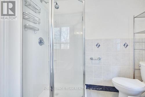 1104 Apolydor Avenue, Ottawa, ON - Indoor Photo Showing Bathroom