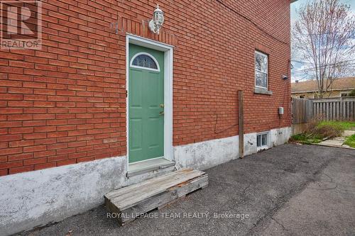 1104 Apolydor Avenue, Ottawa, ON - Outdoor With Exterior