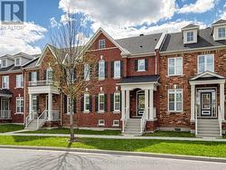 8 IVORY SILK DRIVE  Markham, ON L6C 0G8