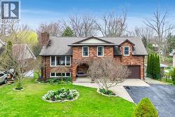 122 Augustine  Kingsville, ON N9Y 1C5