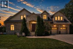 390 SEATON Drive Oakville, ON L6L 3Y2