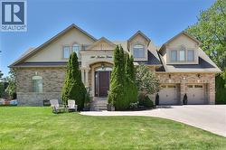 390 SEATON Drive Oakville, ON L6L 3Y2