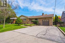 2218 GHENT AVENUE  Burlington, ON L7R 1Y7