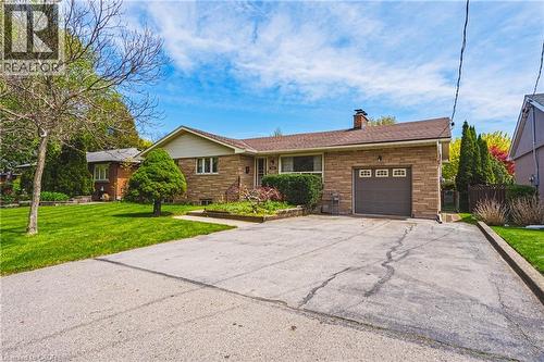 2218 GHENT Avenue  Burlington, ON L7R 1Y7