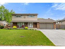 2870 GLENWOOD  Windsor, ON N9E 2X8