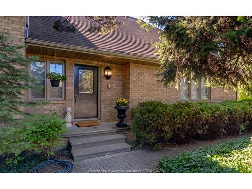 379 Elmgrove Drive, Lakeshore, ON 