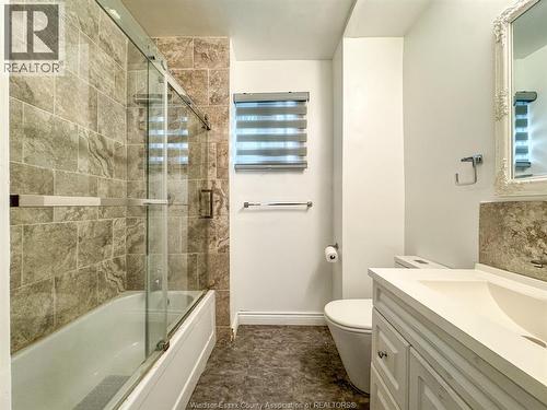 1842 Drouillard, Windsor, ON - Indoor Photo Showing Bathroom