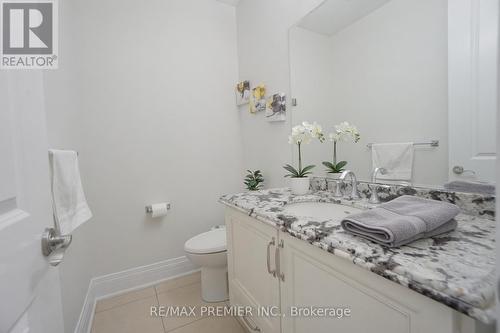 95 Sarracini Crescent, Vaughan, ON - Indoor Photo Showing Bathroom
