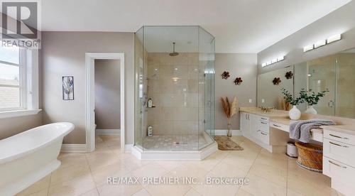 95 Sarracini Crescent, Vaughan, ON - Indoor Photo Showing Bathroom