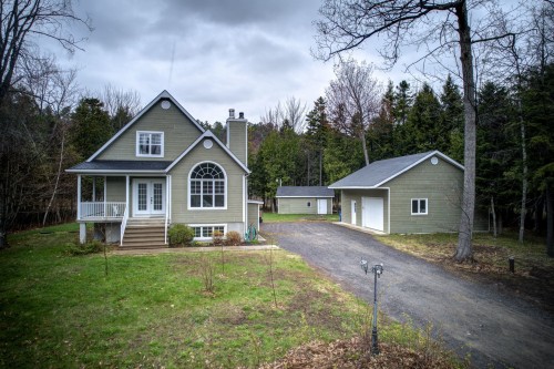 1421 Rue du Pékan  Sainte-Julienne, QC J0K 2T0