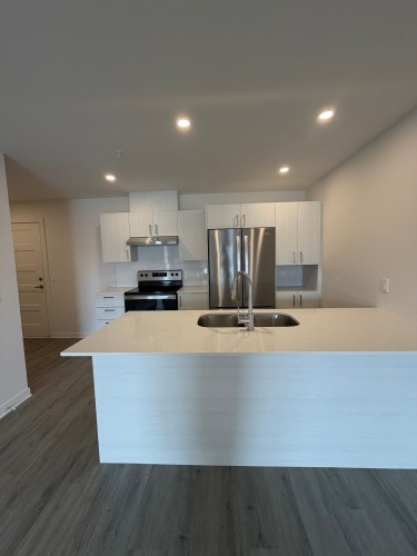 Kitchen - 204-416 Av. Barron, Lachute, QC - Indoor Photo Showing Kitchen