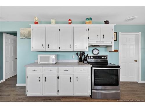 17 North Bayview Rd, Baie-Sainte-Anne, NB 